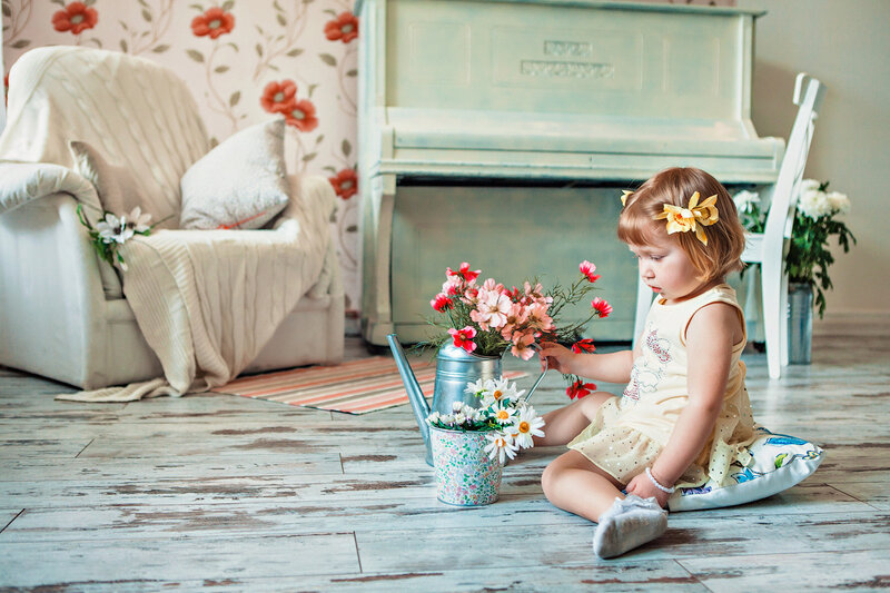 Little Girl with Flowers — White
