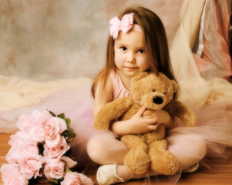 Little Girl with Teddy Bear — Pink