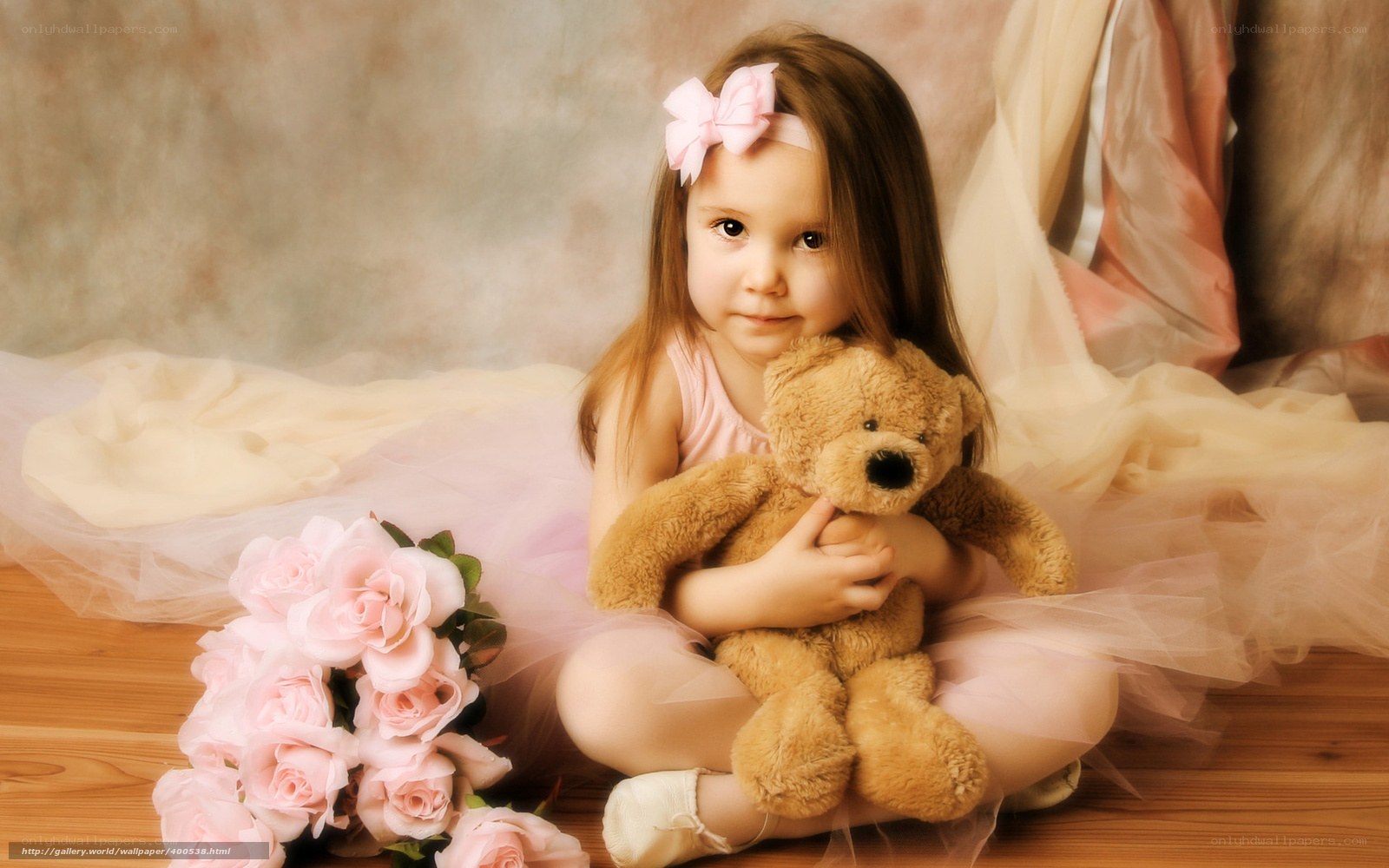 little girl with teddy bear