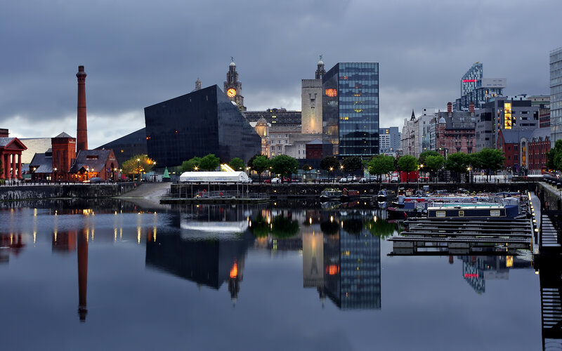 Liverpool Waterfront Skyline — Blue