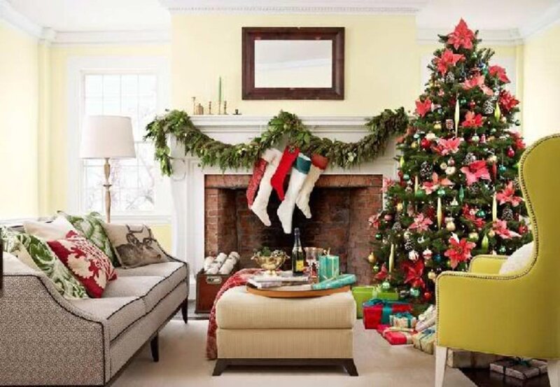 Living Room with Christmas Tree — Green, Festive