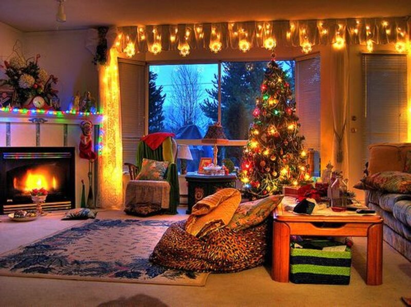 Living Room with Christmas Tree — Yellow