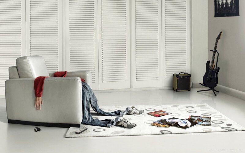 Living room with scattered clothes