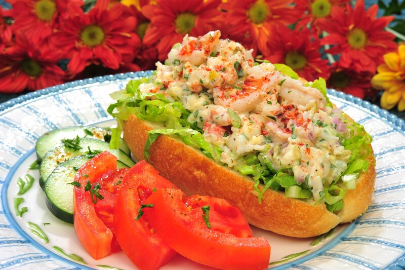 Lobster roll with vegetables