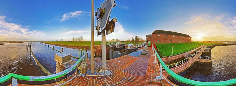 Lock and Canal Structure