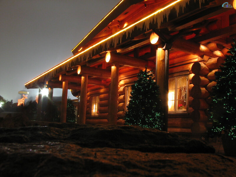 Log Cabin at Night — Brown