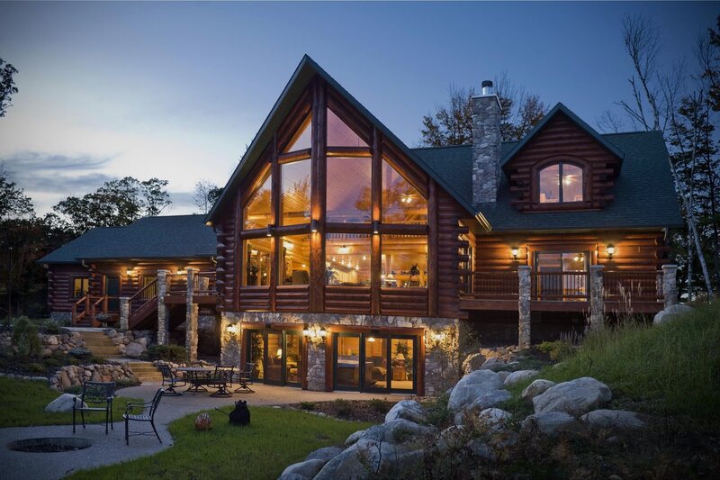 Log Cabin House — Brown, Serene