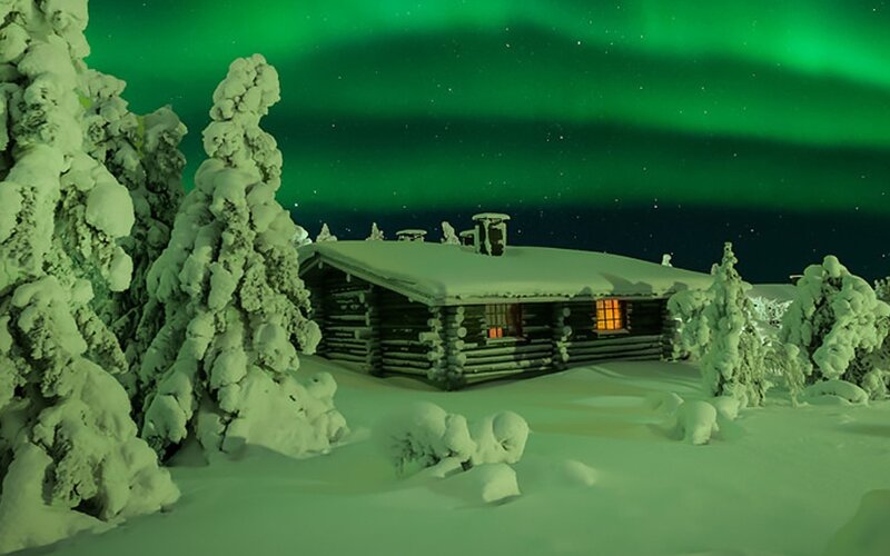 Log Cabin in Snow — Green, Serene
