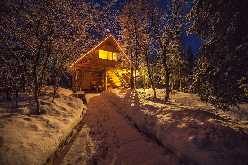Log Cabin in Snow — Yellow, Cozy