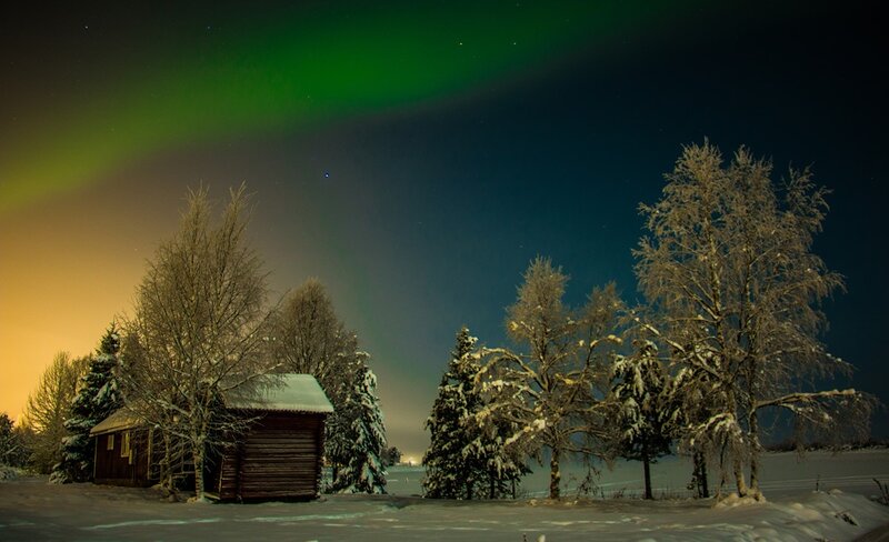Log Cabin under Aurora — Green, Serene