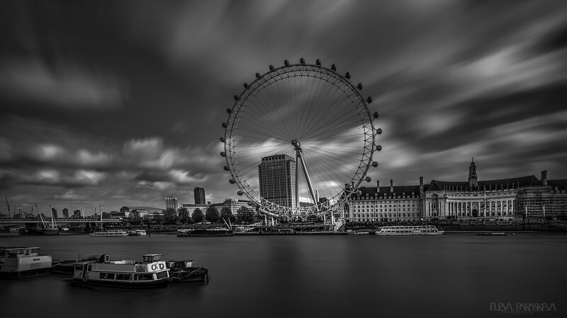 London Eye at Dusk — Black