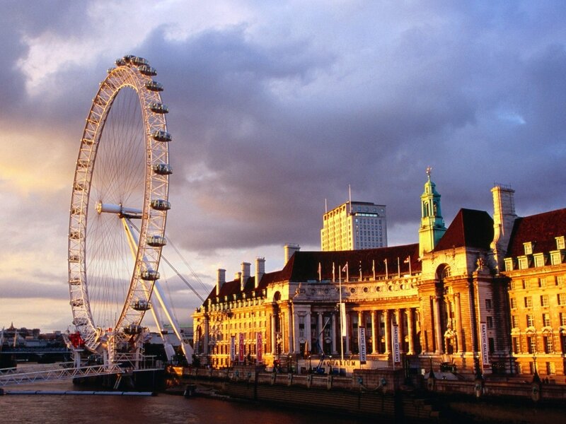 London Eye at Dusk — Gray