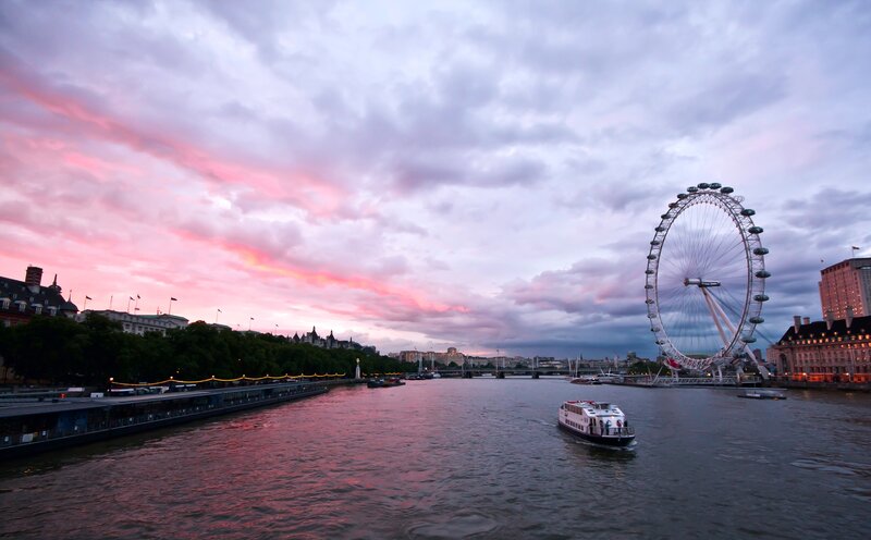 London Eye at Dusk — Pink, Serene