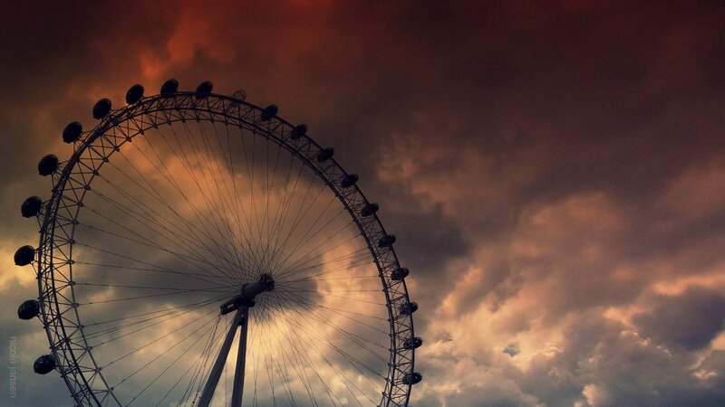 London Eye at Sunset — Orange, Dramatic, Photograph