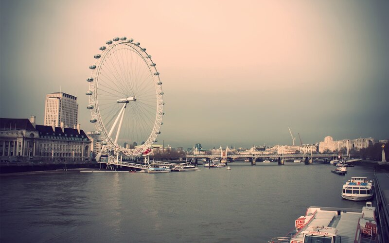 London Eye Ferris Wheel — Gray, Overcast, Afternoon