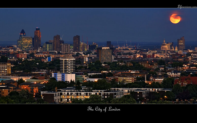 London skyline at dusk
