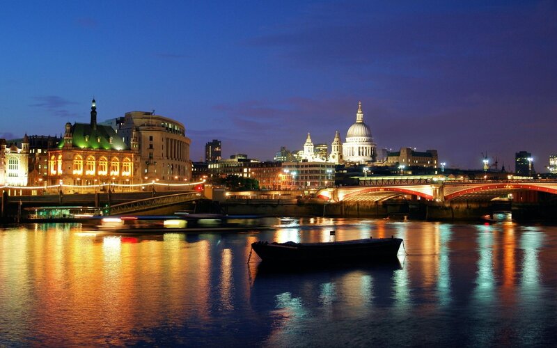 London skyline at dusk