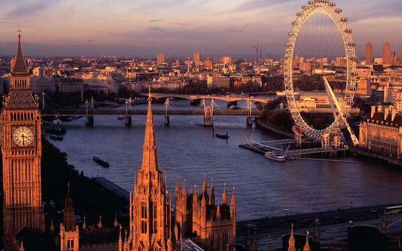 London Skyline at Dusk — Orange, Serene