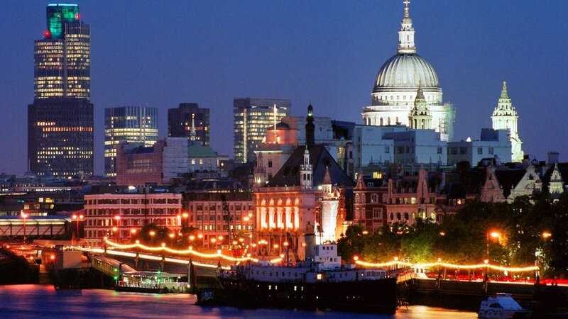 London skyline at night