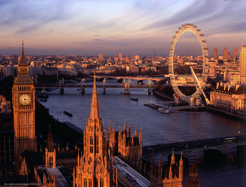 London Skyline at Sunset — Orange, Serene