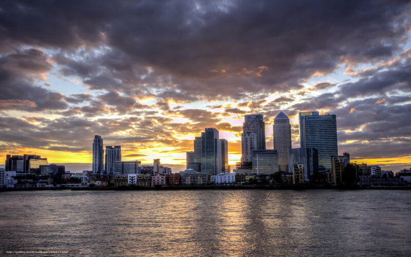 London Skyline at Sunset — Yellow, Dramatic