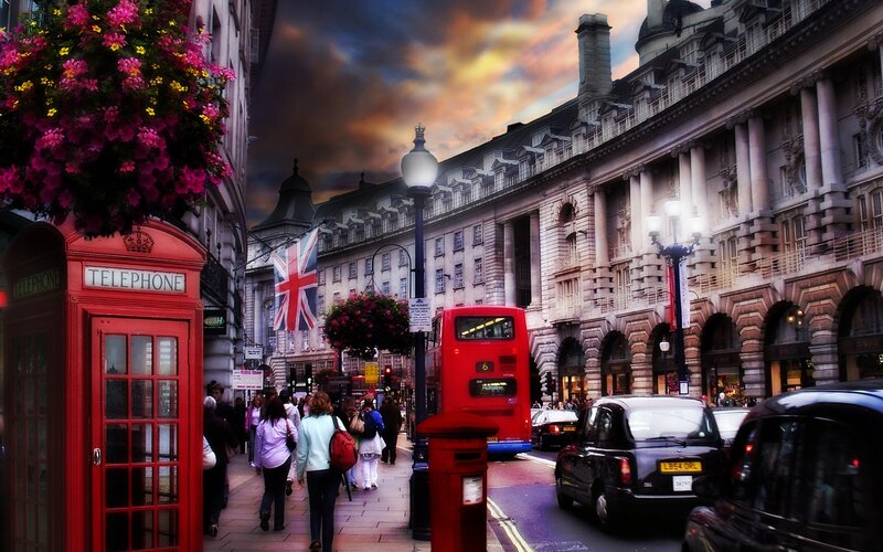London street scene at dusk