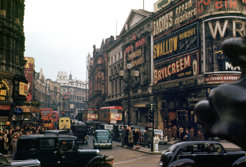 London street scene in the 1940s
