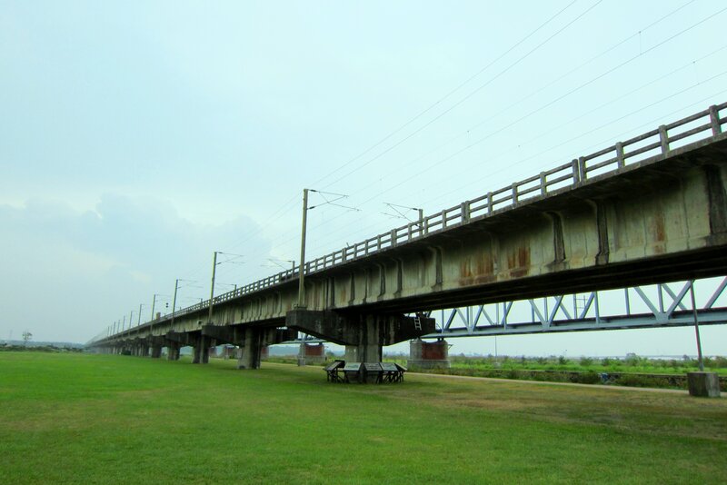 Long Concrete Bridge — Green
