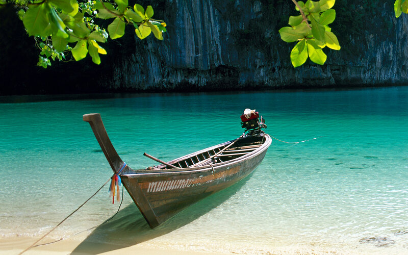 Longtail Boat on Beach — Turquoise