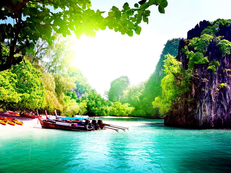 Longtail Boats in Bay — Green