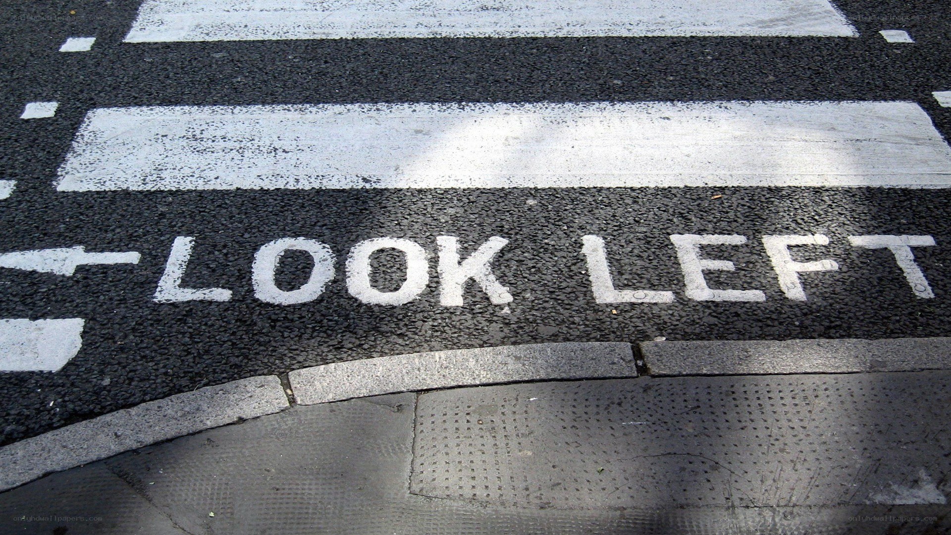 look left road marking