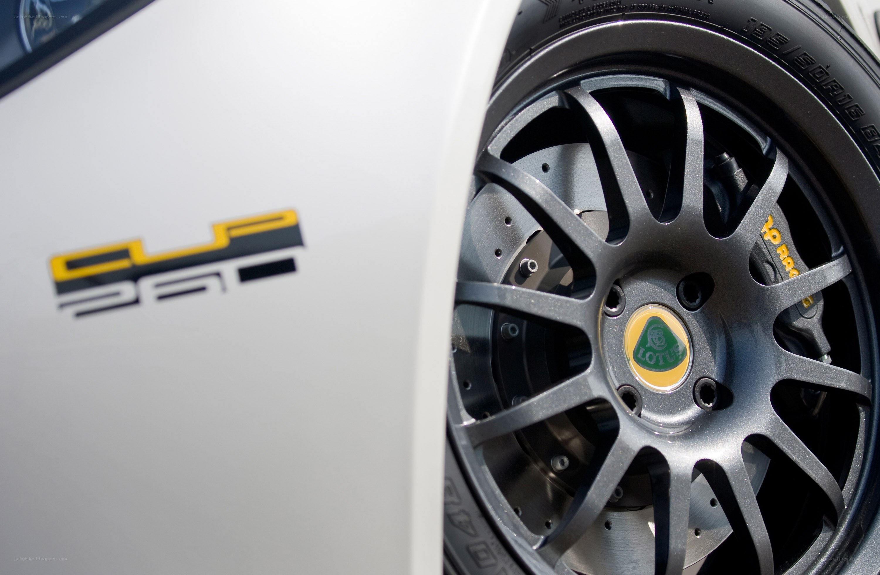 Lotus Elise Cup 250 wheel