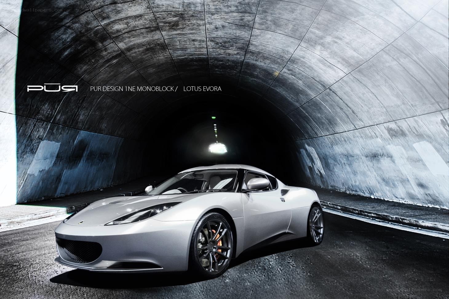 Lotus Evora in tunnel