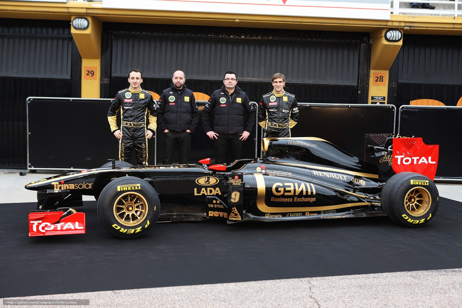 Lotus F1 team with car