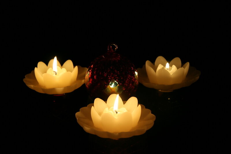 Lotus-shaped Candles