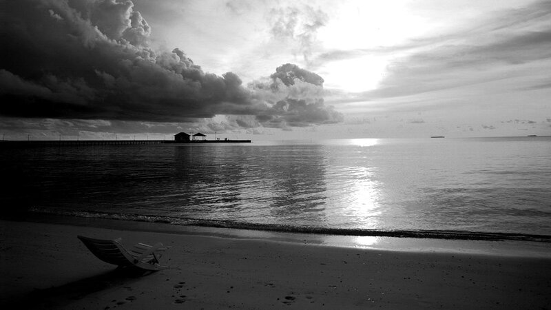 Lounge Chair on Beach — Black