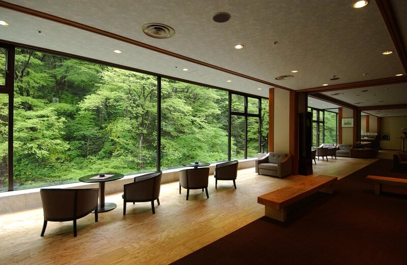Lounge with Forest View — Green
