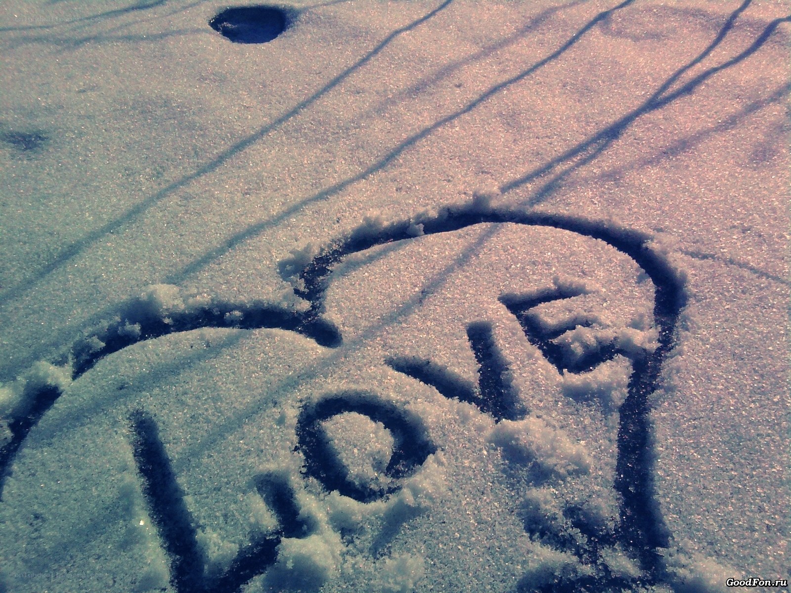 Love drawn in the snow