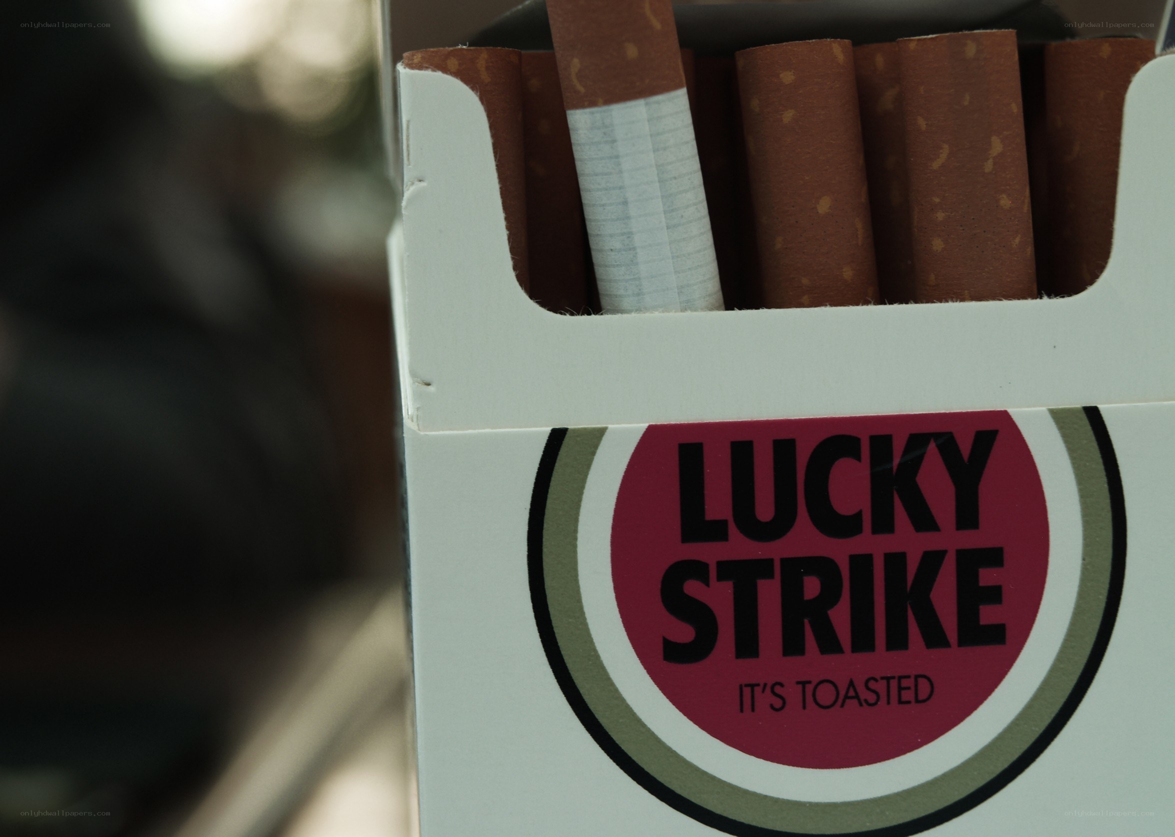 Lucky Strike cigarette pack