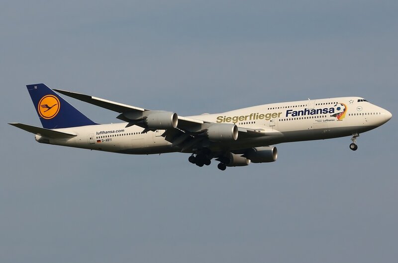 Lufthansa Boeing 747 — White, Calm