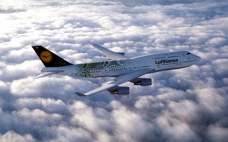 Lufthansa Boeing 747 — White