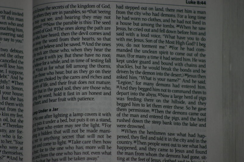 Luke chapter 8 verse 44