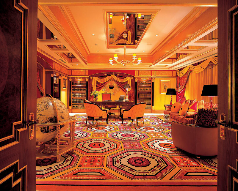 luxurious library room