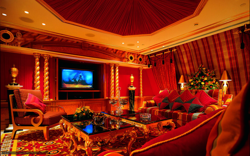 luxurious red living room