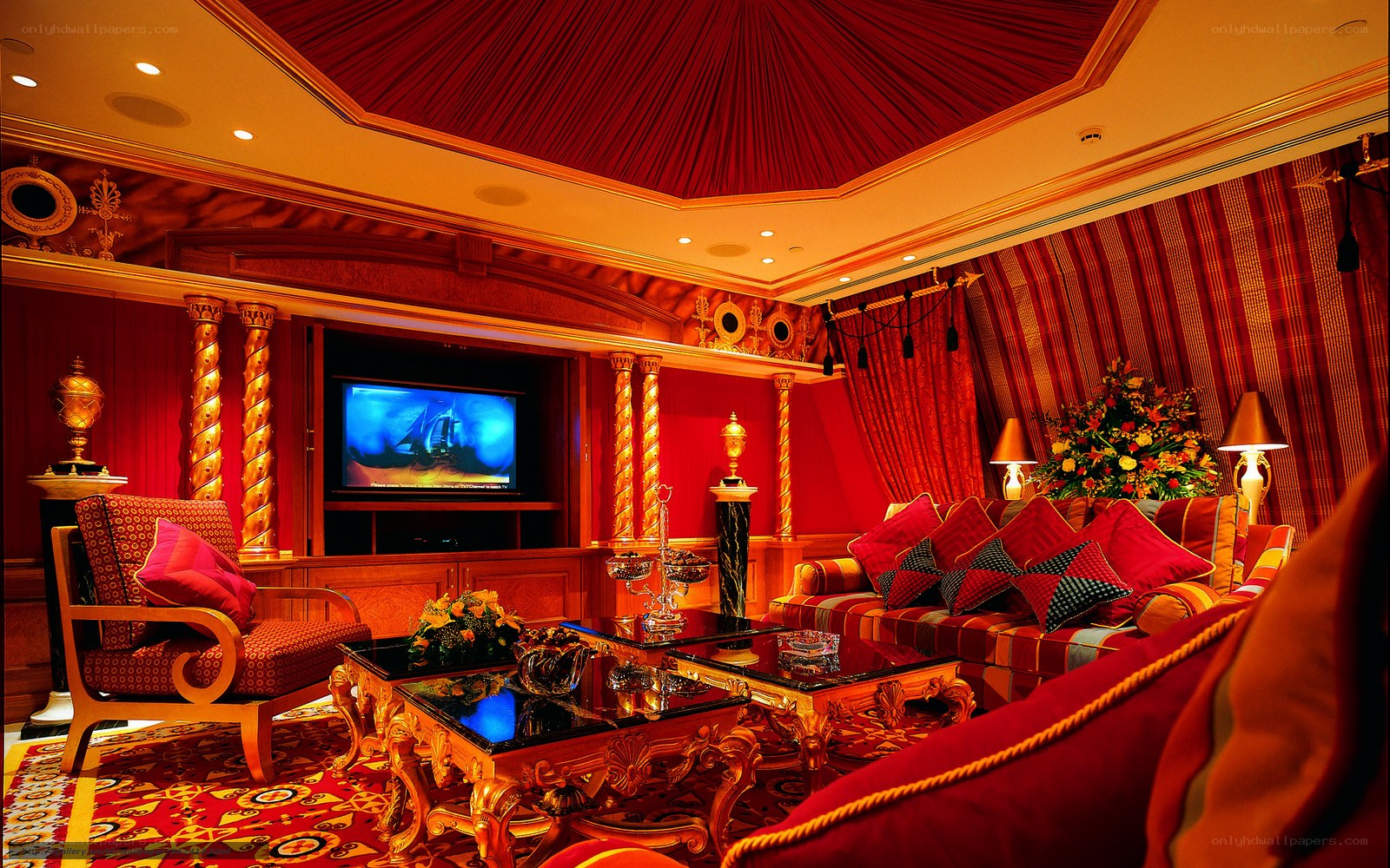 luxurious red living room