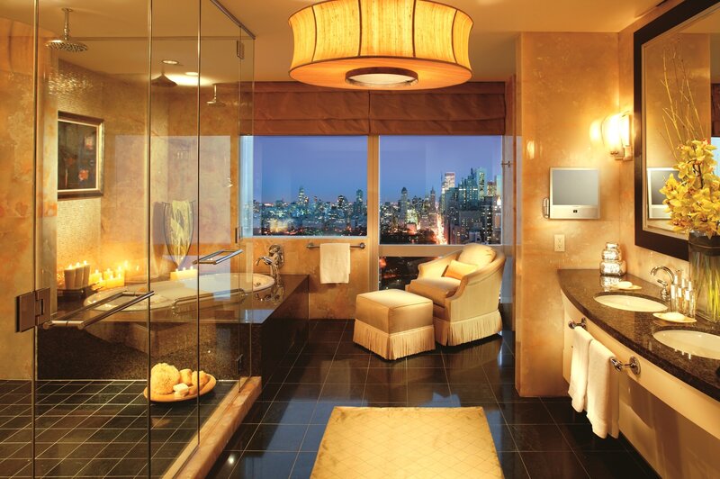 Luxury Bathroom with City View — Gold