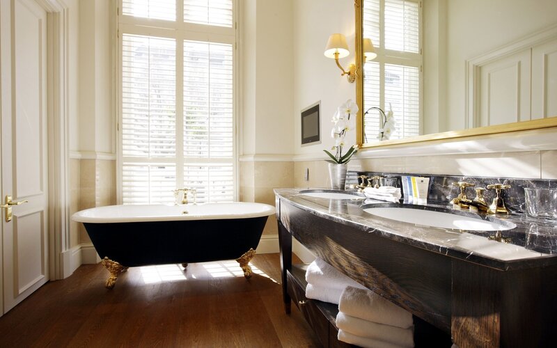 luxury bathroom with clawfoot tub