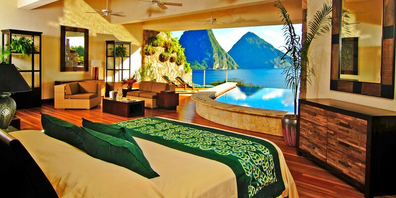 Luxury Bedroom with Pool — Green