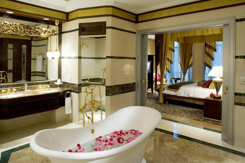 Luxury Hotel Bathroom