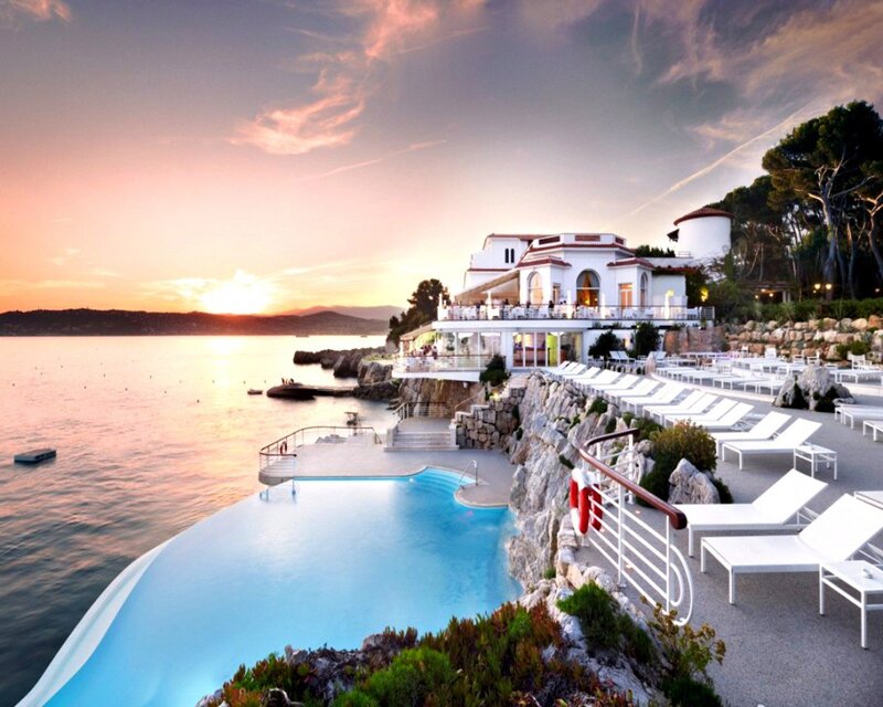 Luxury Hotel by the Sea — Blue